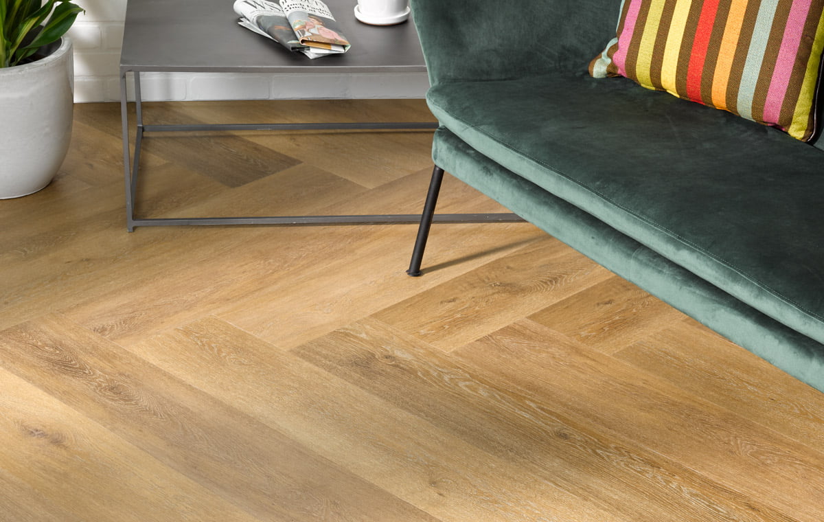 PVC-visgraat-vloer-luxe-groene-bank-details PVC-visgraat-vloer-luxe-groene-bank-details