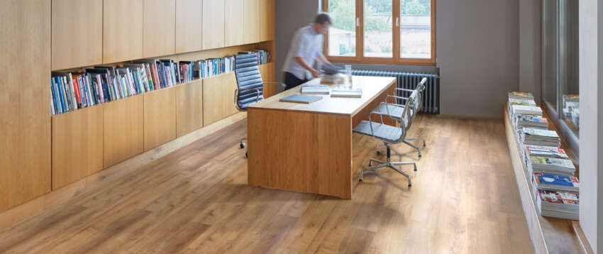 PVC-vloer-warme-kleur-home-office-kantoor